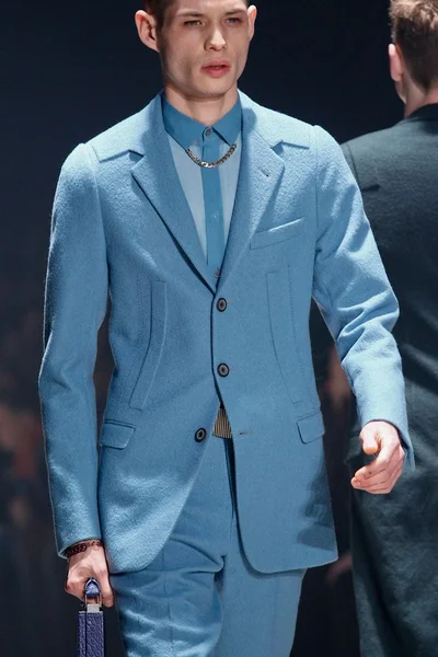 Look 9
